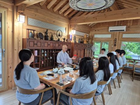 스님과 차담.jpg 이미지